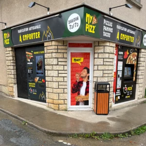 Distributeur My Pizz' à Menetou-Salon avec pizzas et paninis à emporter.